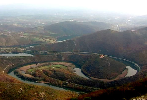 Mariniranje meandar Z Morave pogled s Kablara Foto V Jovanovic
