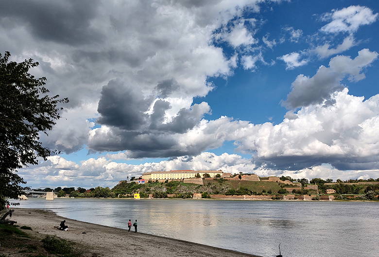 Oblaci nad Novim Sadom Foto Mariniranje