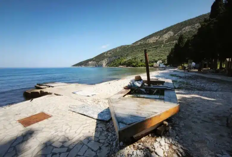 Valdanos kud olovi barka Foto Mariniranje