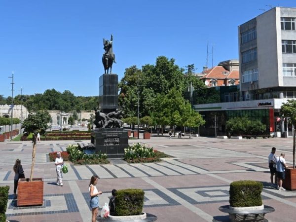 NIŠ NA RASKRSNICI SVETOVA